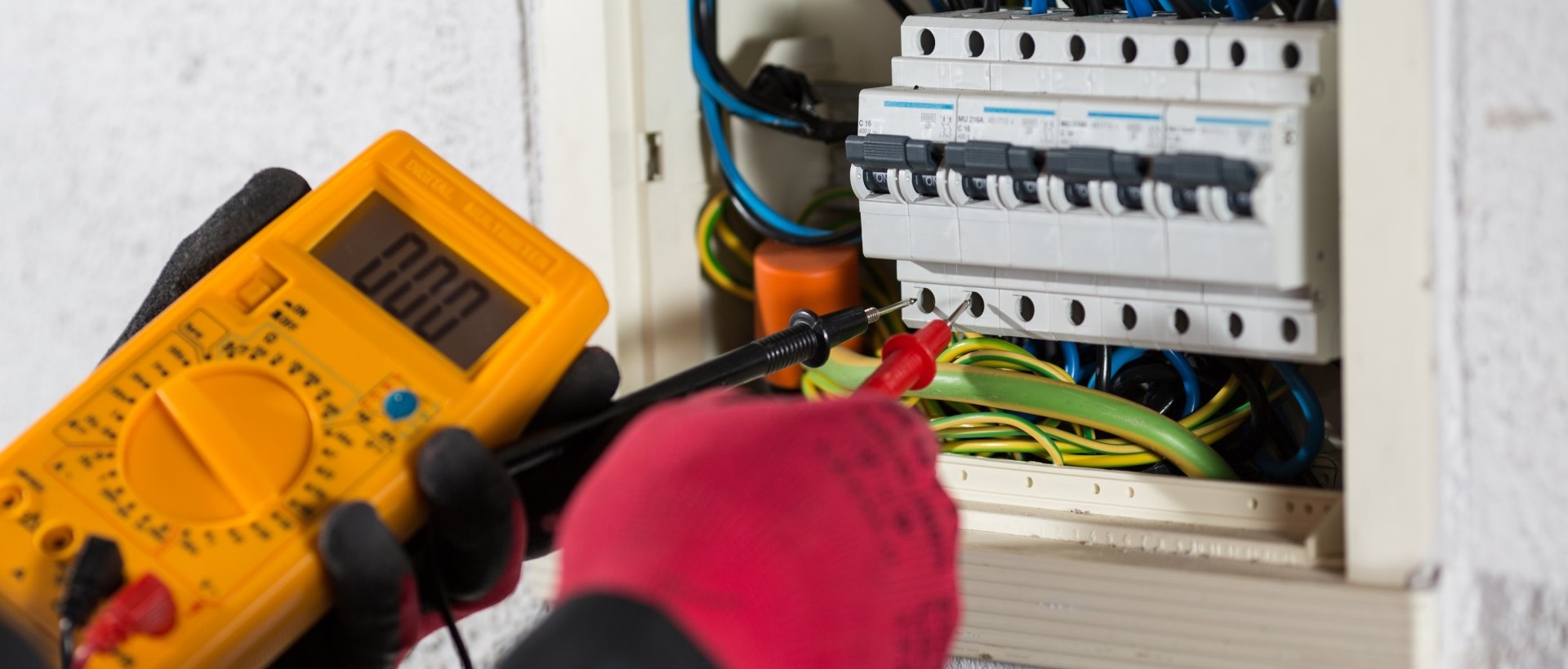 Electricians RM3